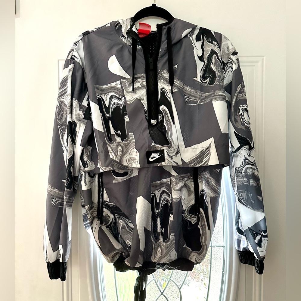Women’s Nike 3/4 zip hooded pullover - size medium